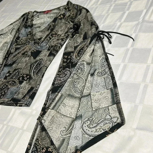 Vtg,open bell sleeve top,some velvet,paisley,XS, surplice,fairygoth,boho,ties.EC - Picture 8 of 15